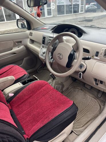 Toyota: Toyota Raum: 2004 г., 1.5 л, Автомат, Седан — 9