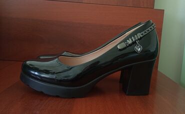 женское туфли: Туфли 38, цвет - Черный