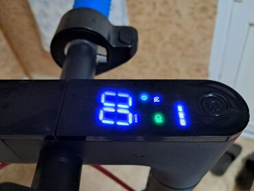 informatika 10 ci sinif derslik pdf: Elektrik skuter - Rəng: mavi-qara gövdə, mavi sükan tutacaqları və