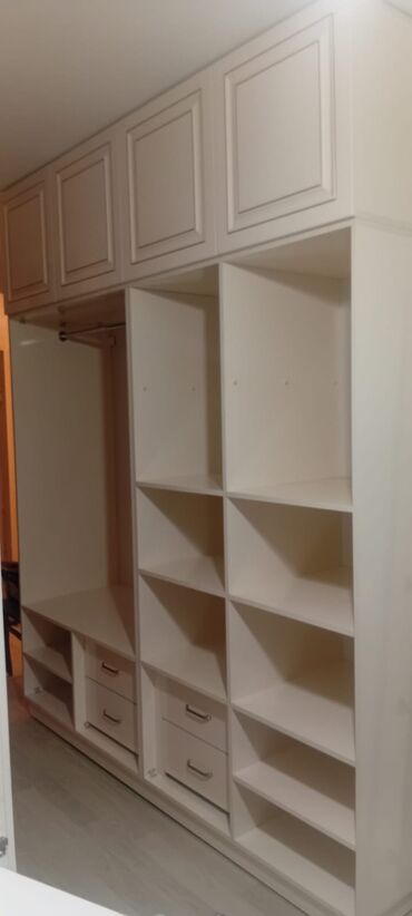 Sifarişlə mətbəx mebeli: Sifarişlə mətbəx dəsti, Özü çəkən petlələr, Parlaq laminat, Kredit yoxdur, Ödənişli çatdırılma — 41