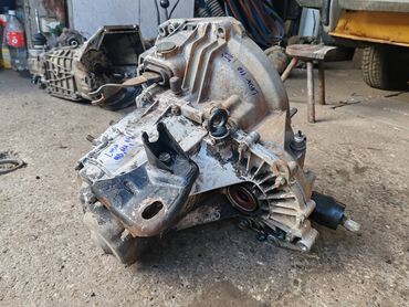 Auto delovi: Menjac pet brzina Lada 112. Polovno, ocuvano. Skinuto sa rastavljenog — 3