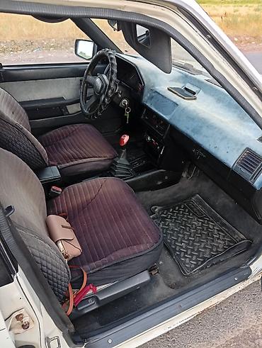 ом 662: Mazda 626: 1988 г., 2 л, Механика, Бензин, Седан — 5