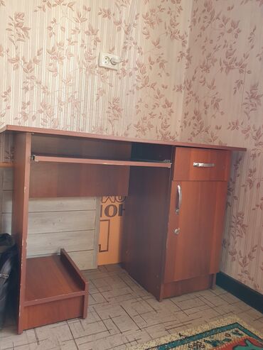 тикого: Компьютерный Стол, Б/у