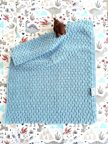 pepco odeca za bebe decake: Ćebence za bebe Dimenzija 53 x 43 cm. Pleteno ručno. Materihal 100 %