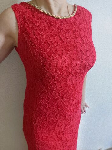 красное платье: Вечернее платье, Длинная модель, Без рукавов, Открытая спина, XL (EU 42)