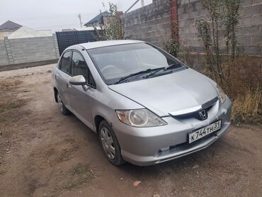 кузовные детали на фит: Honda Fit Aria: 2003 г., 1.3 л, Вариатор, Бензин, Бус