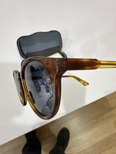 Eynəklər: Gün eynəyi, Gucci — 12