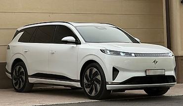 hongqi e hs3: Dongfeng : 2026 г., 1.5 л, Автомат, Гибрид, Кроссовер — 2
