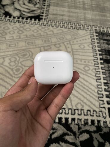 чехлы на айфоны: Продаю AirPods 3 серии Покупал недавно, не поместились в уши В