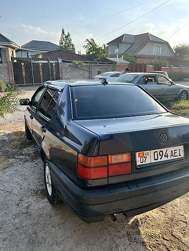 вито 2013: Volkswagen Vento: 1992 г., 1.8 л, Механика, Бензин, Седан — 2