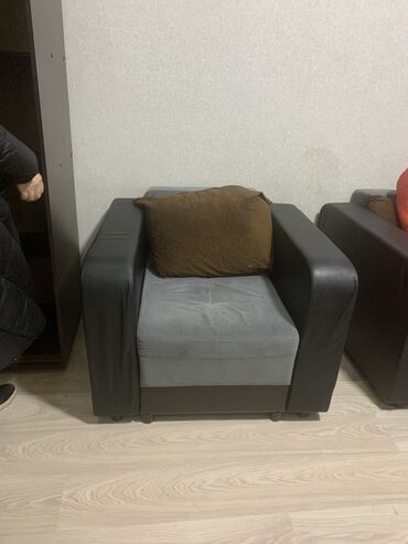 один штук: Кресло-кровать, Для зала, Б/у