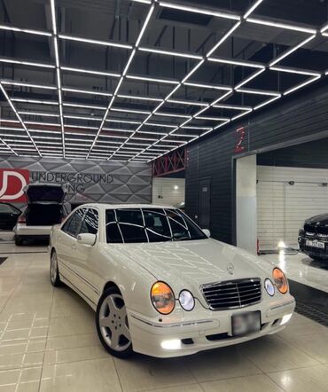 армян: Mercedes-Benz E 320: 2000 г., 3.2 л, Автомат, Бензин, Седан