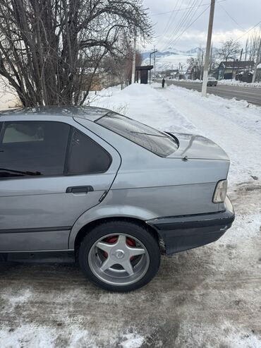 BMW: BMW 3 series: 1992 г., 1.6 л, Механика, Бензин, Седан — 10