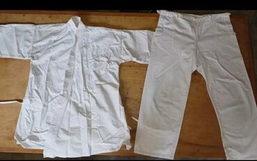 Спортивная форма: Белое кимоно для детей
Для Каратэ, Тэйквандо и Дзюдо