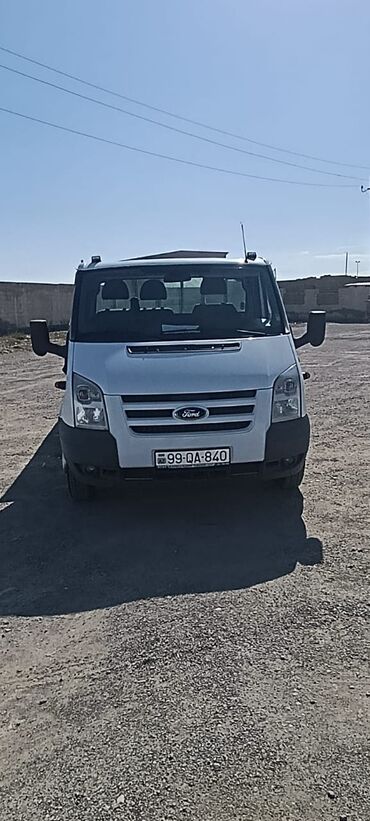 Yük maşınları: Ford Transit pikap/döngə bortlu yük maşını Xüsusiyyətlər: - — 4