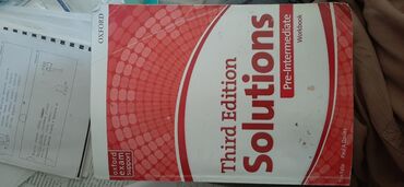 книги английский: Solution pre - intermediate. third edition. солюшн. учебник