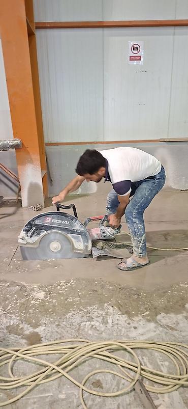plasiq qapi: Beton kəsən beton deşən səliqəli düz və dairevi kəsim işləri beton — 1