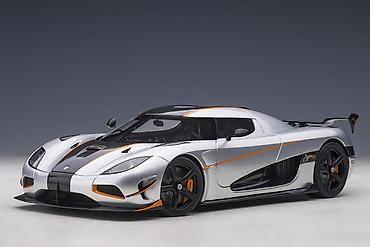 gitare cene: ⚪🧡 Koenigsegg Agera RS – 2015 – Moon Silver / Carbon sa narandžastim — 1