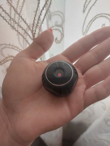 wifi kamera mini: Gizli kamera
Gecə görüşü var 
Yaddaş kartıyla işləyir