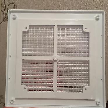 Другие строительные материалы: Решетки вентиляционные (для отдушин). НОВЫЕ. Размер: 20*20 см. ДРУГИХ — 8