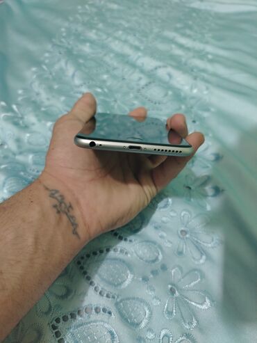 iphone 7 plus 128 gb qiymeti: IPhone 6s Plus, 128 GB, Gümüşü