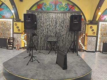 mikşer pult: Səhnə üçün tam səs gücləndirmə sistemi – SoundTech Tərkib: - 2 ədəd — 1