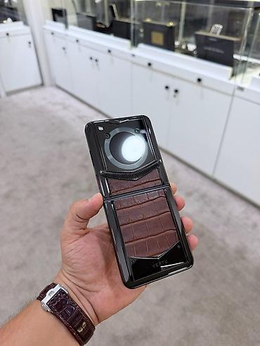 telefon zengleri: Vertu 512 GB, rəng - Qəhvəyi — 4