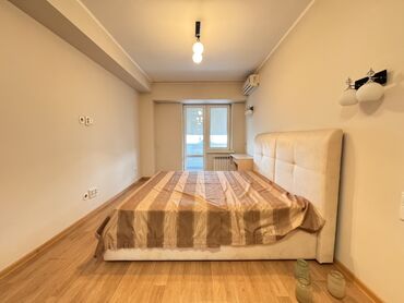 доброй квартира: 3 комнаты, Риэлтор, Без подселения, С мебелью полностью