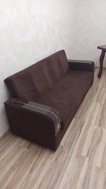 brezent parca: Qəhvəyi rəngdə 3 nəfərlik divan - Klassik düz xətli dizayn, qəhvəyi — 1