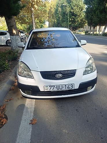 elantra farası: Kia Rio hatchback, ağ rəng - Kuzov: 5 qapılı hatchback, kompakt ölçü — 5