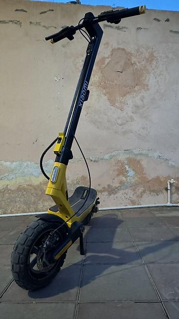 velosiped motoru elektrikli: Xiaomi elektrik skuter - Rəng: sarı-qara - Geniş və sürüşməyən ayaq — 4