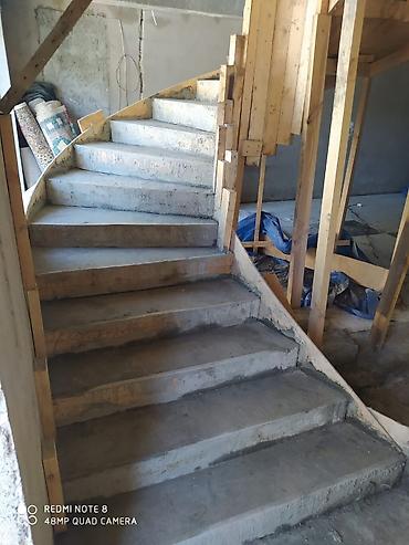 Pilləkən məhəccərləri: Betondan hazırlanmış pilləkənlər müxtəlif layihələr üçün uyğundur. Bu — 15