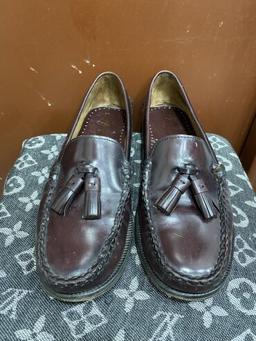 37: Extremely gorgeous genuinely leather women shoes by sebago size 37.5