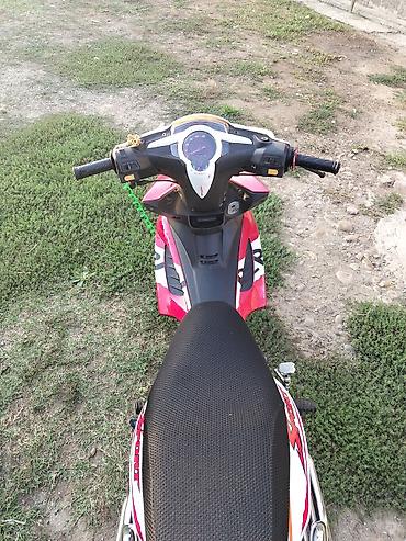50 kub moped: Skuter – şəhər içi rahat və qənaətcil minik vasitəsi - Kuzov rəngi — 2