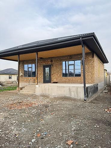 Продажа коттеджей и домов: ✨Продаётся дом в с. Сокулук✨ 🏡Характеристики： • Участок - 3,5 сотки • — 2