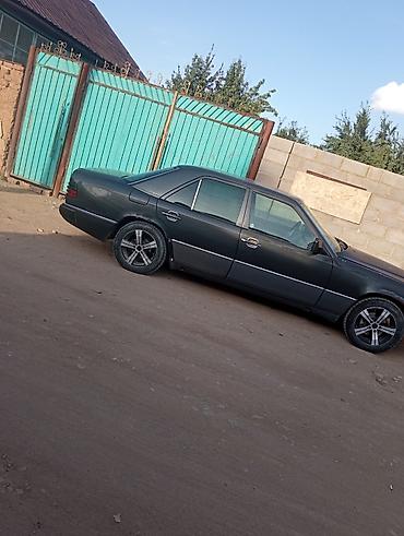 Транспорт: Mercedes-Benz W124: 1992 г., Седан — 4
