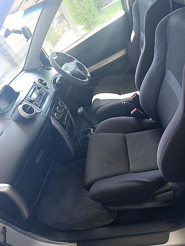 windom 2001: Toyota Ist: 2003 г., 1.5 л, Автомат, Бензин, Хэтчбэк — 6