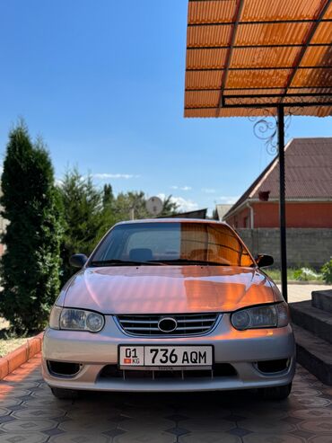 Toyota: Toyota Corolla: 2001 г., 1.8 л, Механика, Бензин, Седан