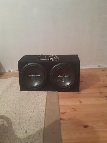 Pioneer avtomobil audio dəsti - İki ədəd Pioneer subwoofer qutuda