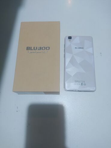BLUBOO telefonu təcili satılır. Sadəcə üz ekranı yanıb . Telefon