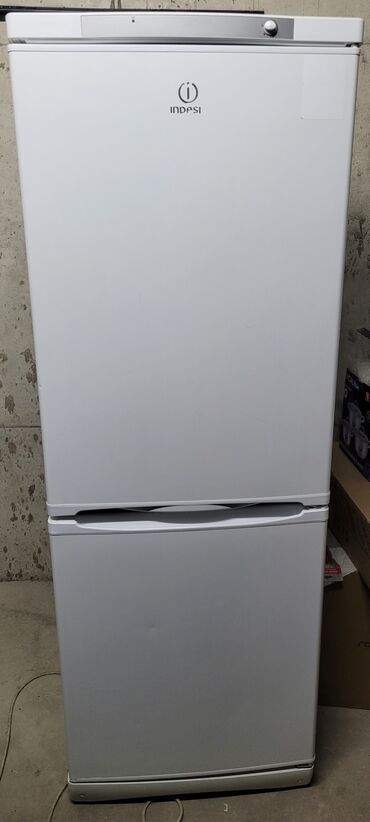 Холодильник Indesit, Б/у, Двухкамерный, De frost (капельный), 60 * 170 * 60