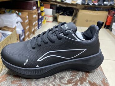 спортивный мешок: Кроссовки Lining новые закрытые осенье все размеры есть от 40-45