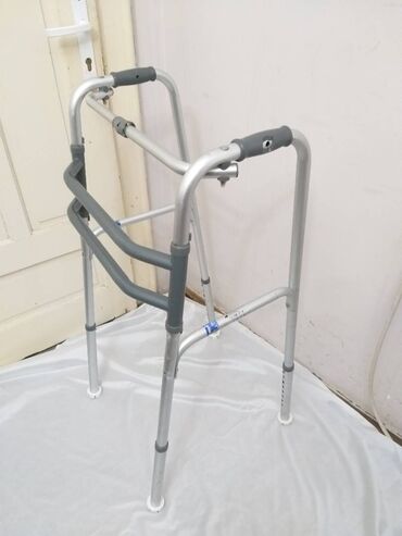 Hodalice, štake, štapovi za hodanje, kolica za hodanje: Nemacka aluminijumska zglobna hodalica, bez tockova, cuvene marke — 3