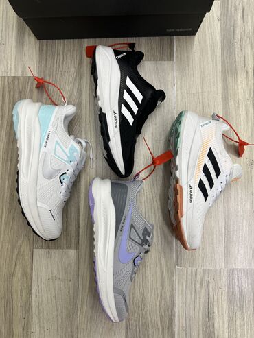 Makasin və loferlər: Adidas, Ölçü: 38, Yeni