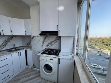 Uzunmüddətli kirayə mənzillər: 8 Noyabr Metrosu Hərbi Hospitalın yanında 17 mərtəbəli binanın 5-ci — 6