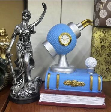 Masaüstü dəstlər: Masaüstü dekorativ aksesuarlar dəsti - Tematik saat fiqurları: - — 19