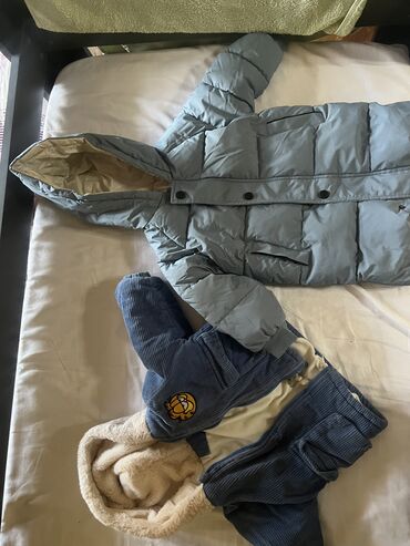 детские зимние ботинки: Две куртки на ребёнка 1-1,5 лет в замечательном состоянии! Зимние обе
