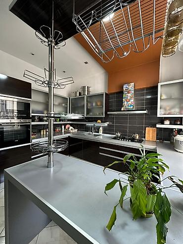 Продажа коттеджей и домов: 🏡 Продается просторный особняк в Бишкеке Продается двухэтажный — 7