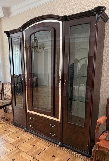 Qonaq otağı dəstləri: İşlənmiş, İtaliya — 8