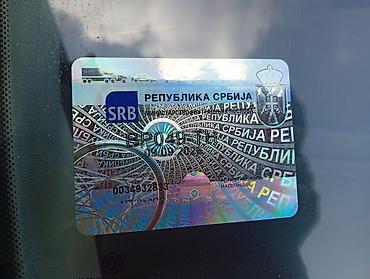 Volkswagen: Volkswagen Passat B6, limuzina, crna boja. Glavne karakteristike: - — 5